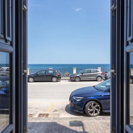 Guesthost - La Stella Di Levante - Ortigia Wonderful Appartement